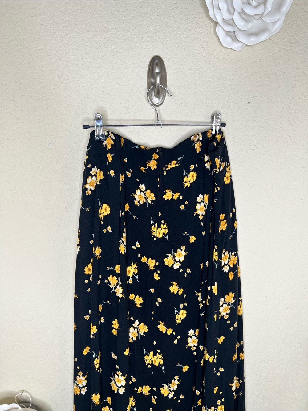 NTM: Torrid Floral Faux Wrap High Low Midi Skirt Size 2 Black Yellow Boho Plus - Picture 11 of 15